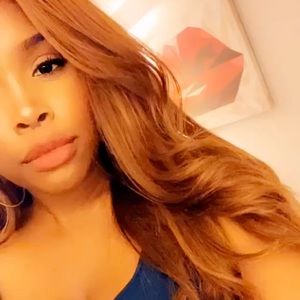 Meet your Posher, Moraya